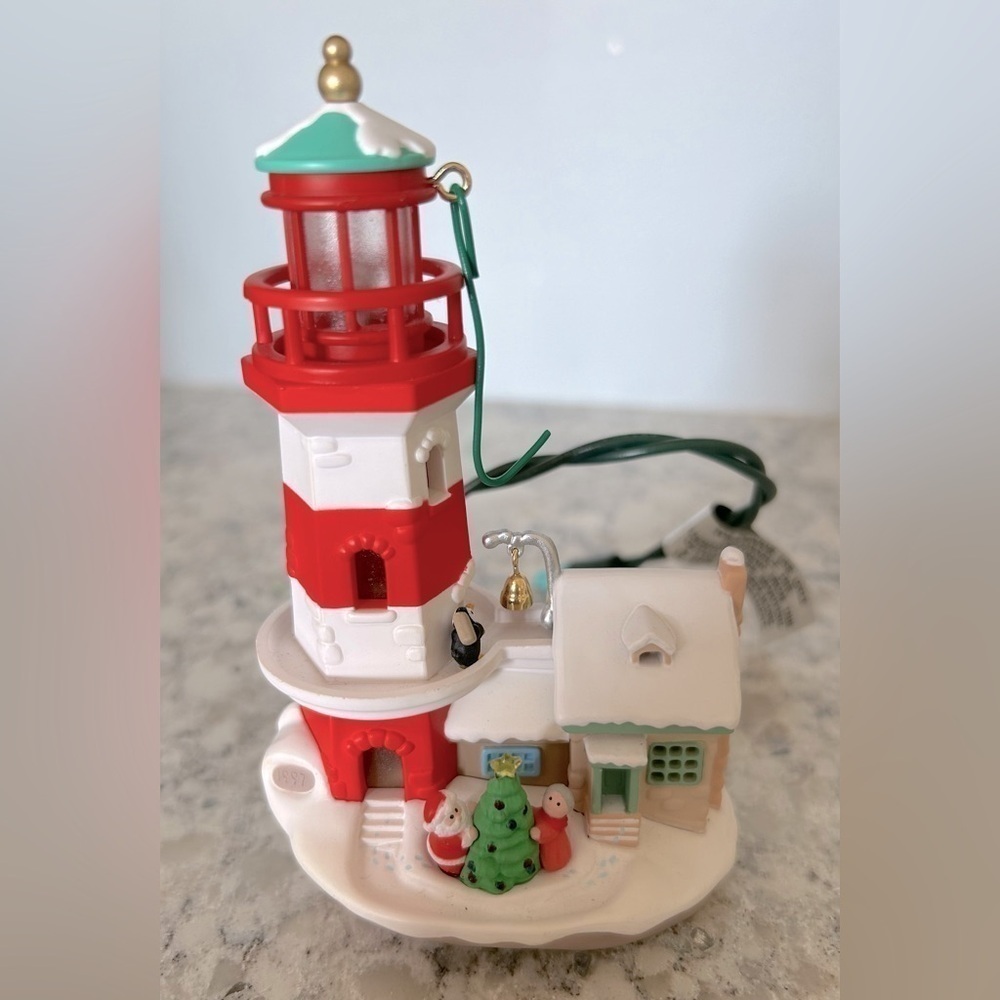 Hallmark Keepsake Lighthouse Greetings Flashing Ornament 1997